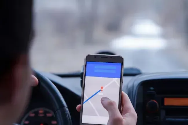 cara melihat traffic di google map